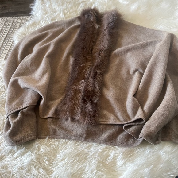Fur Collar Shrug by Studio - Picture 6 of 7